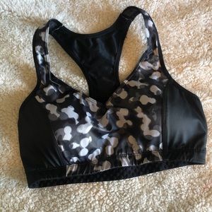 NWOT Moving Comfort sports bra